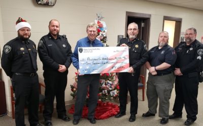 Deputy Sheriffs Support Shop With A Cop Program